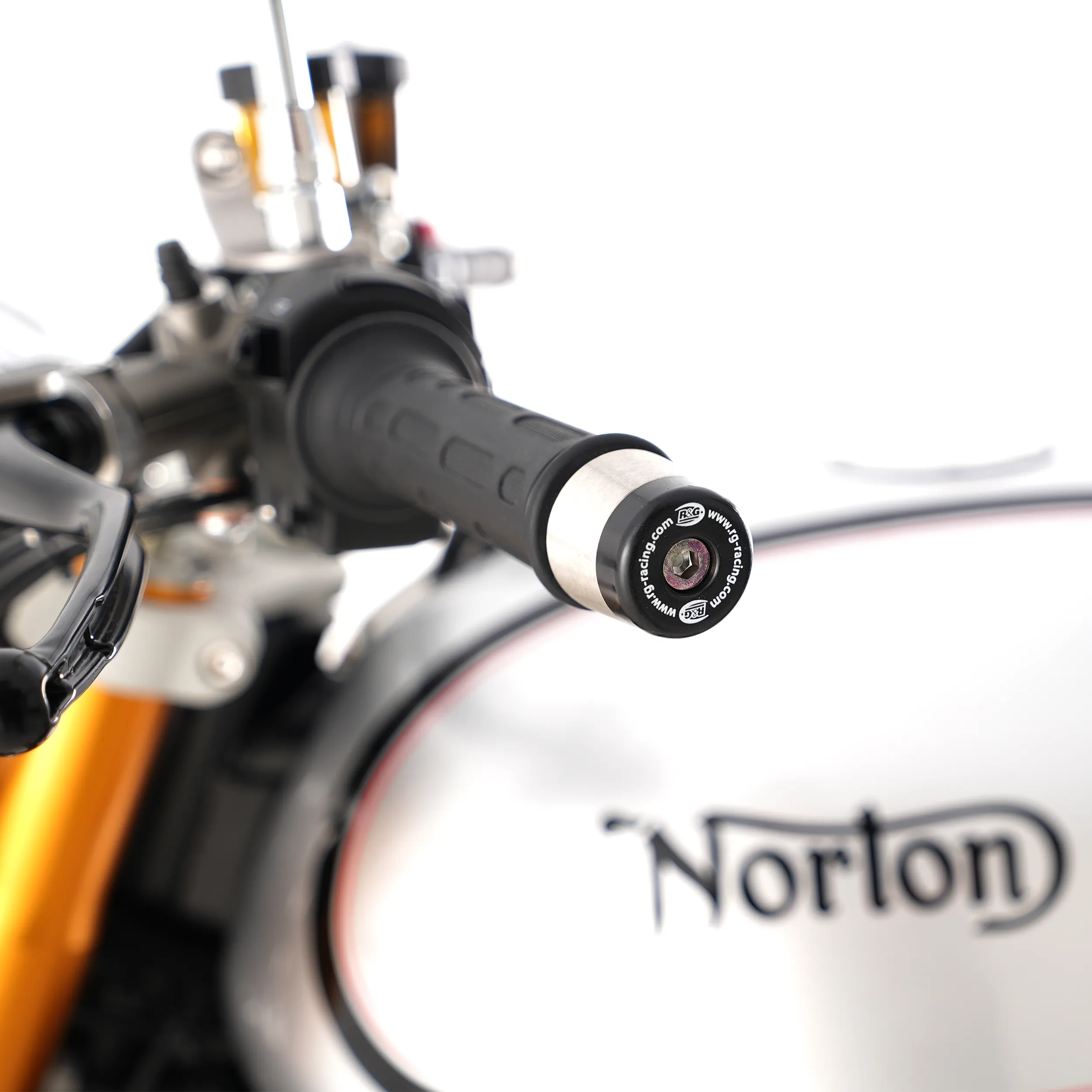 BE0057-NORTONCOMMANDO96123